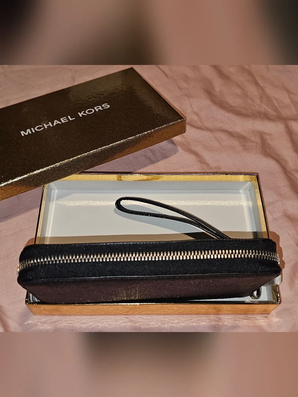 Michael Kors Black Glitter Wristlet Zip Wallet